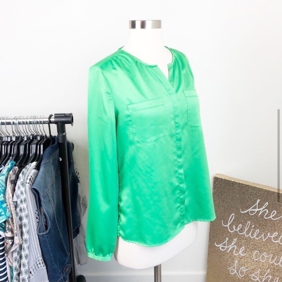 Liz Claiborne bright green buttoned down top - Picture 3 of 6